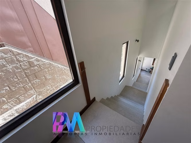 Casa en venta de 4 dorm. en Lo Barnechea