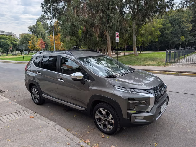Xpander Cross 2024 - 7 pasajeros economico
