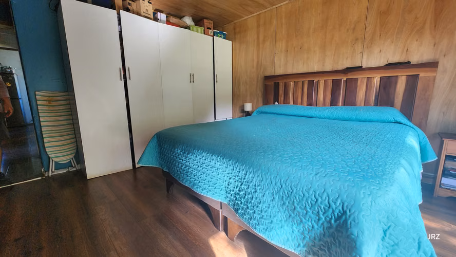 MODERNA CASA CON GRAN QUINCHO TERRENO DE 6800M2