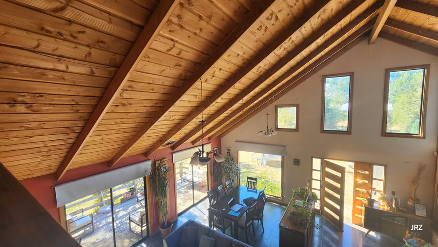 MODERNA CASA CON GRAN QUINCHO TERRENO DE 6800M2