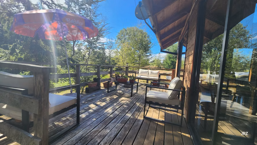 MODERNA CASA CON GRAN QUINCHO TERRENO DE 6800M2
