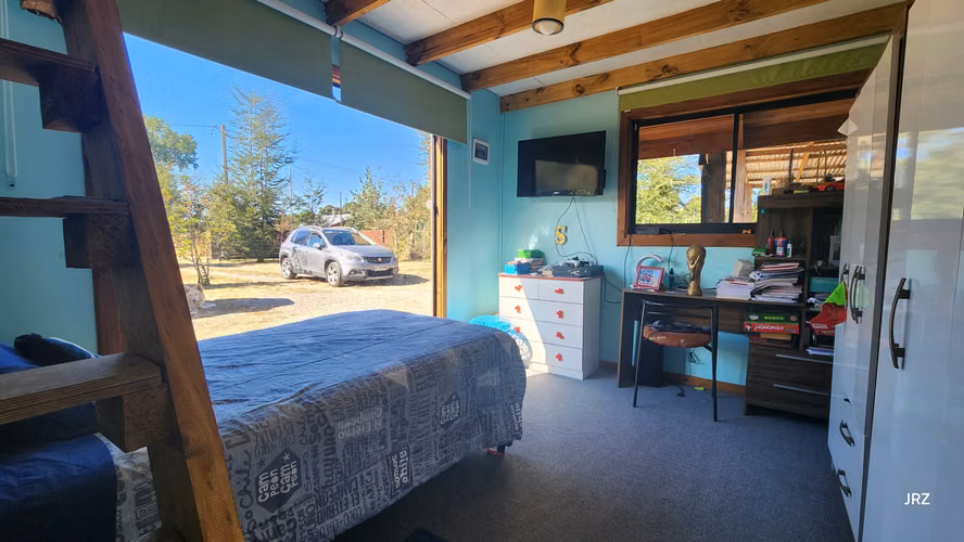 MODERNA CASA CON GRAN QUINCHO TERRENO DE 6800M2
