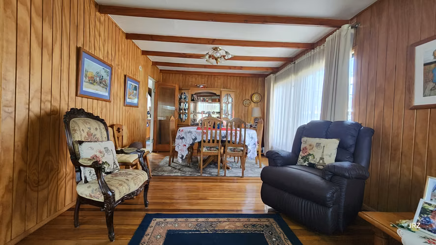 CASA EXCELENTE ESTADO Y UBICACION  CERCANA COSTANERA VALDIVIA