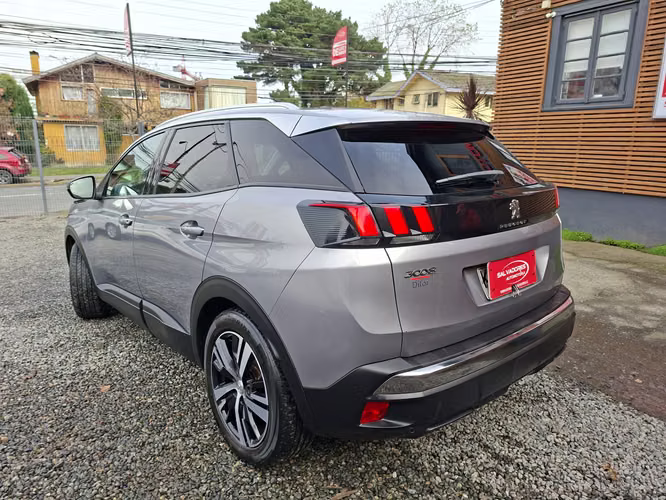 PEUGEOT 3008 ACTIVE 1.5 DIESEL - Imagen 4