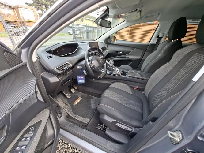 PEUGEOT 3008 ACTIVE 1.5 DIESEL - Imagen 9