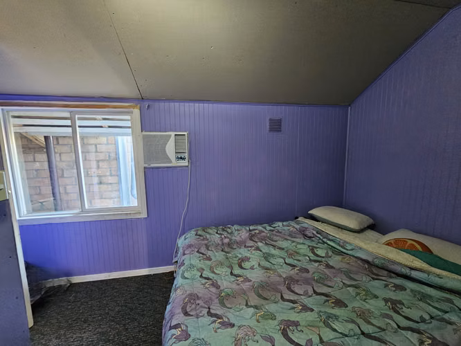 CASA 3D2B CON QUINCHO Y AIRE ACONDICIONADO BARRIO SANTA ELENA
