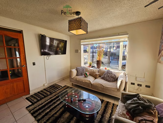 CASA 3D2B CON QUINCHO Y AIRE ACONDICIONADO BARRIO SANTA ELENA