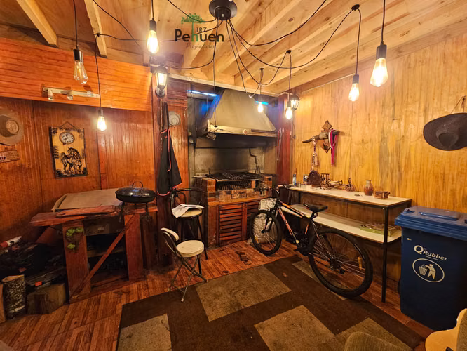 CASA 3D2B CON QUINCHO Y AIRE ACONDICIONADO BARRIO SANTA ELENA