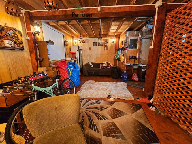 CASA 3D2B CON QUINCHO Y AIRE ACONDICIONADO BARRIO SANTA ELENA