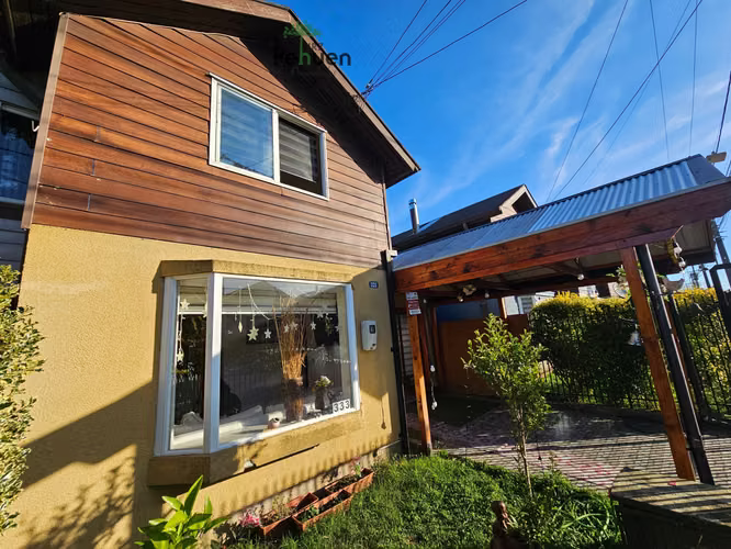 CASA 3D2B CON QUINCHO Y AIRE ACONDICIONADO BARRIO SANTA ELENA