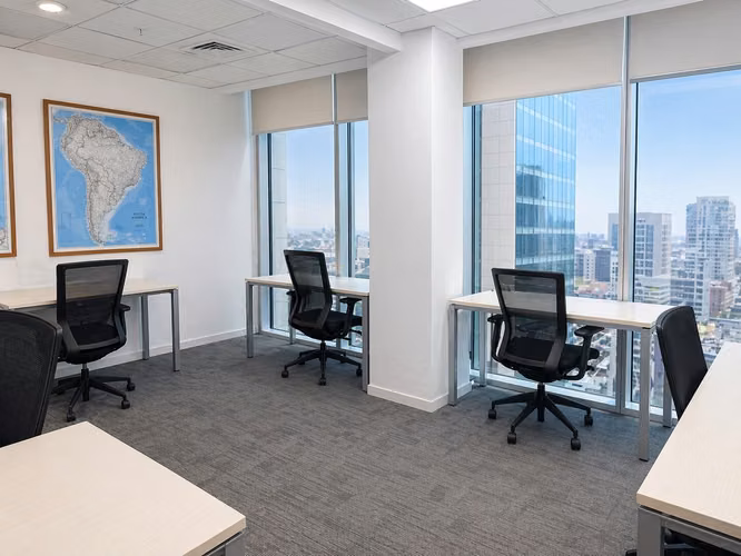 Arriendo de oficinas full equipadas a pasos metro Manquehue