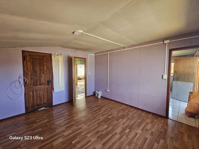 CASA CON EXCELENTES ACCESOS A LOCOMOCION Y SERVICIOS