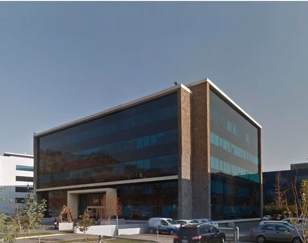 Arriendo OFICINA Edificio 16 Ciudad Empresarial Huechuraba