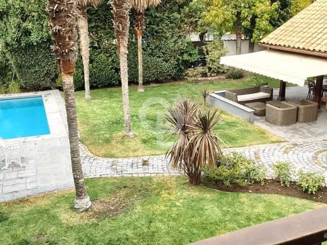 Estupenda casa a pasos de Santiago College