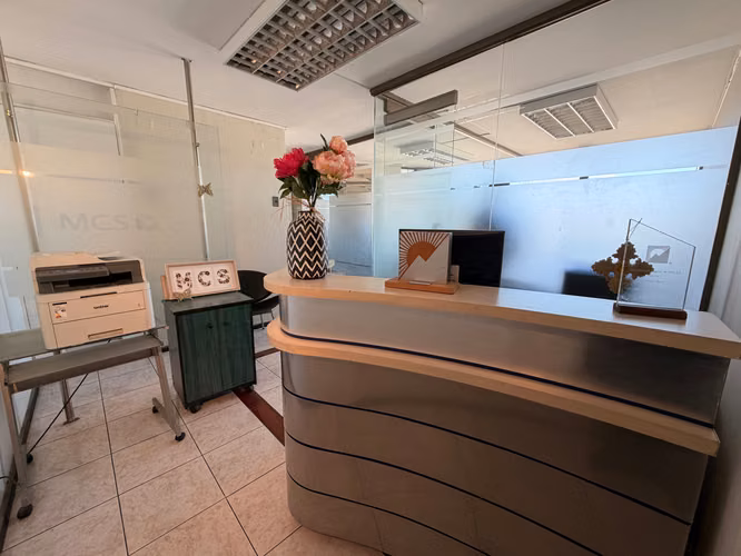 Espaciosa Oficina en Entorno Corporativo (163615)