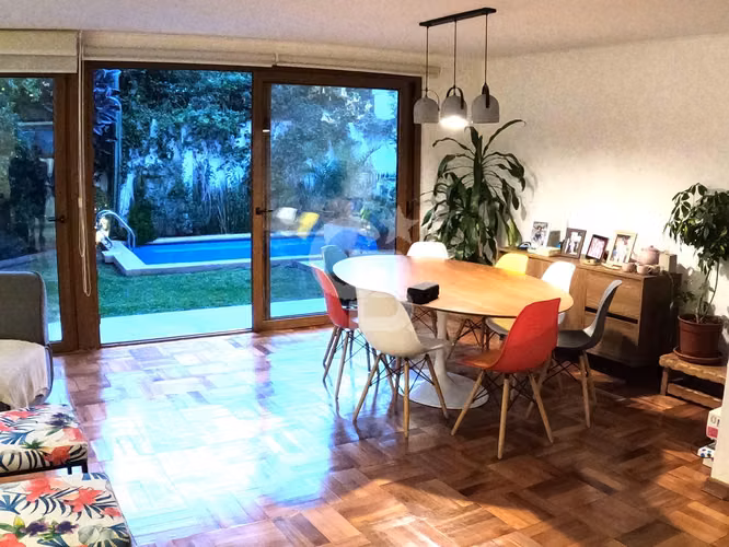Excelente Casa de Tres Pisos con 7D Y 6B en Las Condes