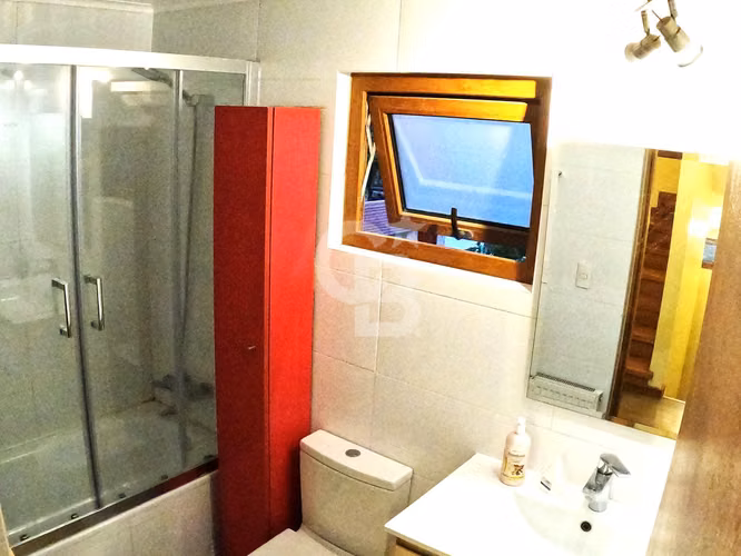 Excelente Casa de Tres Pisos con 7D Y 6B en Las Condes