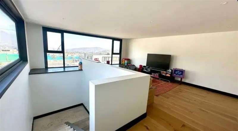 Moderna 5 d en condominio cerca colegio SCollege, Huinganal