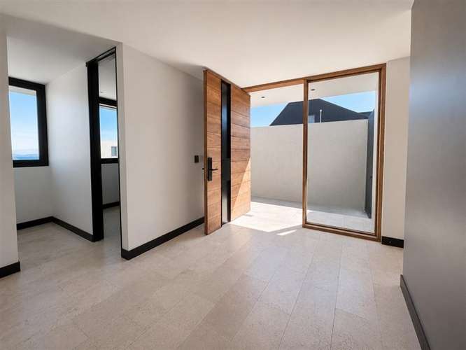 Moderna 5 d en condominio cerca colegio SCollege, Huinganal