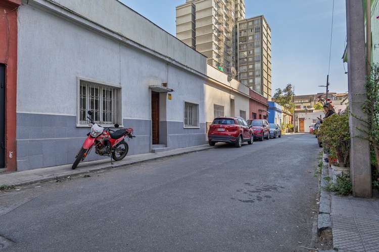 Casa para remodelar a 3 cuadras Metro Sta. Isabel