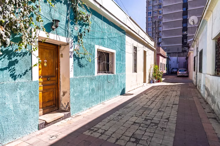 Casa para remodelar en Sta Isabel con Portugal