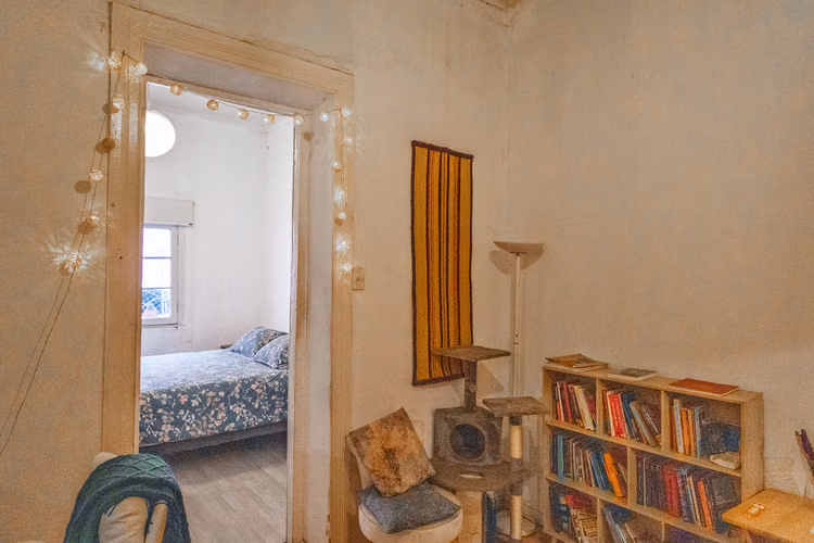 Casa para remodelar en Sta Isabel con Portugal