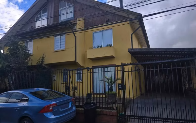SE VENDE AMPLIA CASA CON PISCINA EN LOMAS SAN ANDRES, CONCEPCIÓN