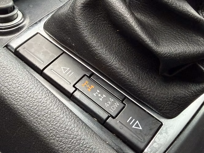 VOLKSWAGEN AMAROK 2023 - Imagen 10