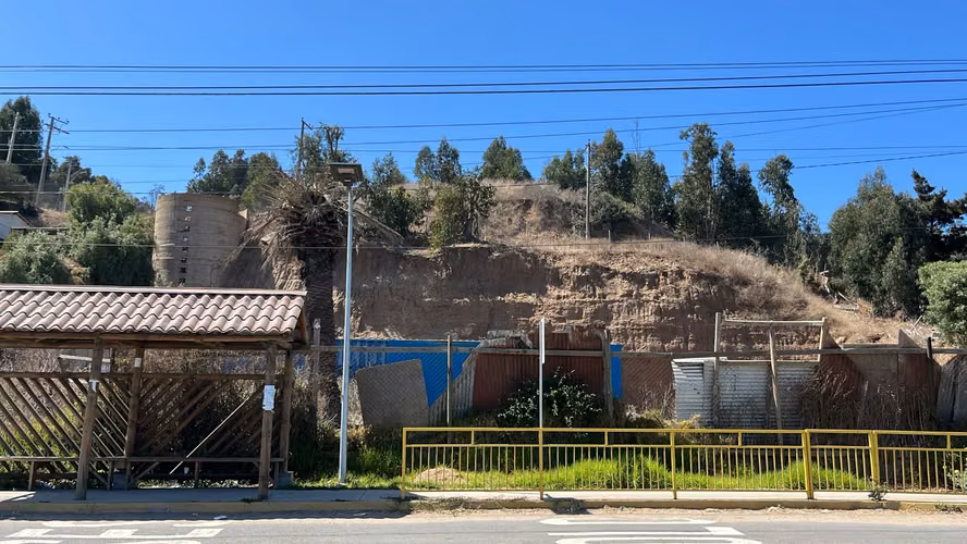Vendo excelente terreno a orilla de carretera