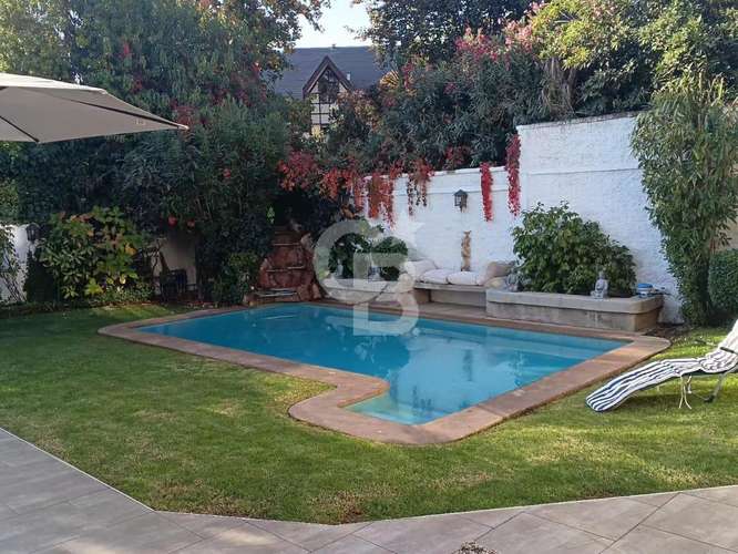 Casa Venta 4D en suite /piscina y quincho. CBG - Imagen 2