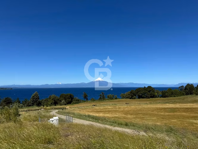 Parcela Exclusiva en Frutillar: Playa Privada y Vista Única