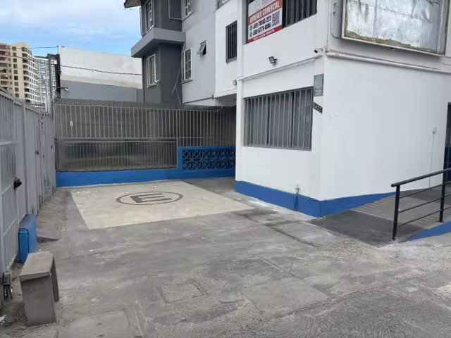 Se Arrienda Amplio Local Comercial Av. Argentina
