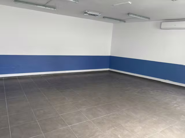 Se Arrienda Amplio Local Comercial Av. Argentina