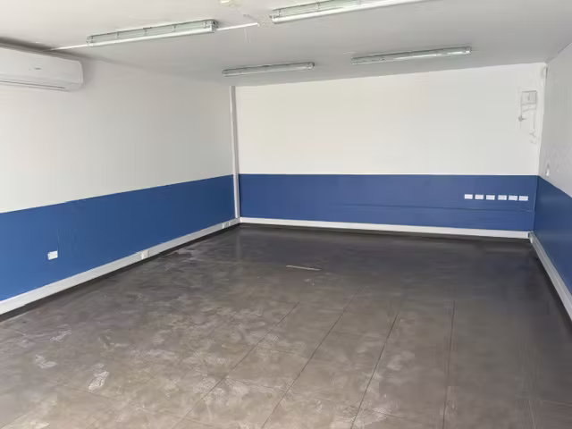 Se Arrienda Amplio Local Comercial Av. Argentina