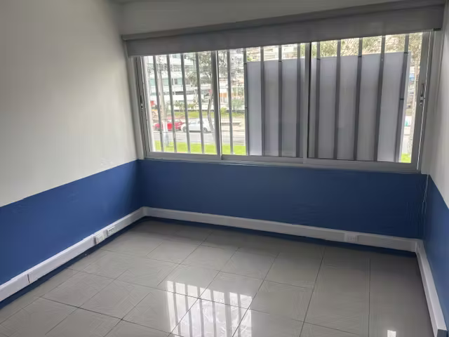 Se Arrienda Amplio Local Comercial Av. Argentina
