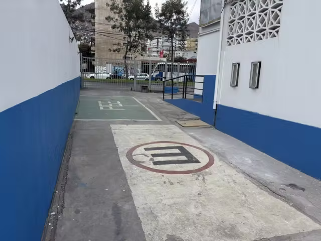 Se Arrienda Amplio Local Comercial Av. Argentina