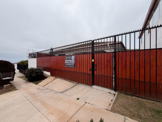 CASA EN VENTA EN LOS HIBISCUS, LA SERENA.