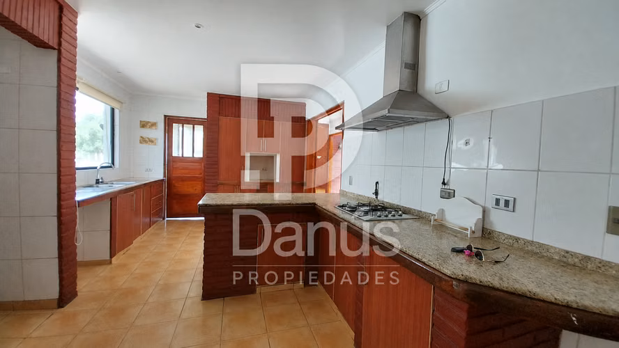 VENTA Casa en Parcela | 269 m2 + 200 m2 / 5.000 m2 | Batuco | 4D / 3B