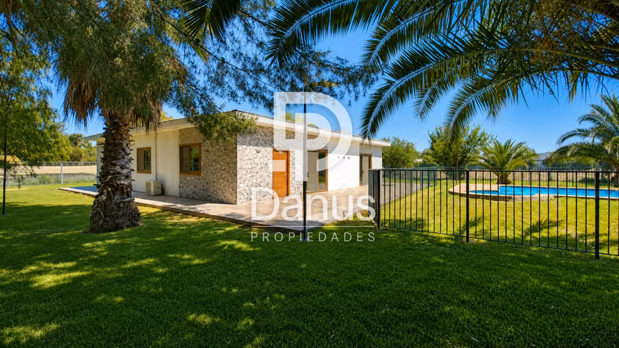 VENTA Casa en Parcela | 269 m2 + 200 m2 / 5.000 m2 | Batuco | 4D / 3B