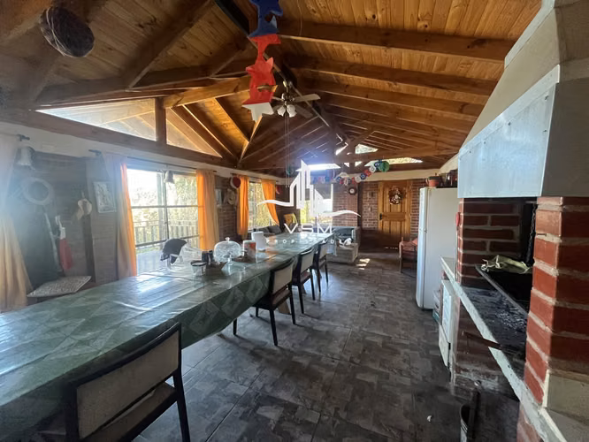Oportunidad se Vende parcela, con gran quincho, piscina y paltos en produccion