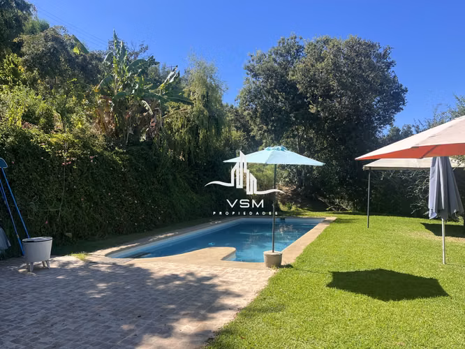 Oportunidad se Vende parcela, con gran quincho, piscina y paltos en produccion