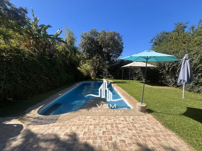 Oportunidad se Vende parcela, con gran quincho, piscina y paltos en produccion