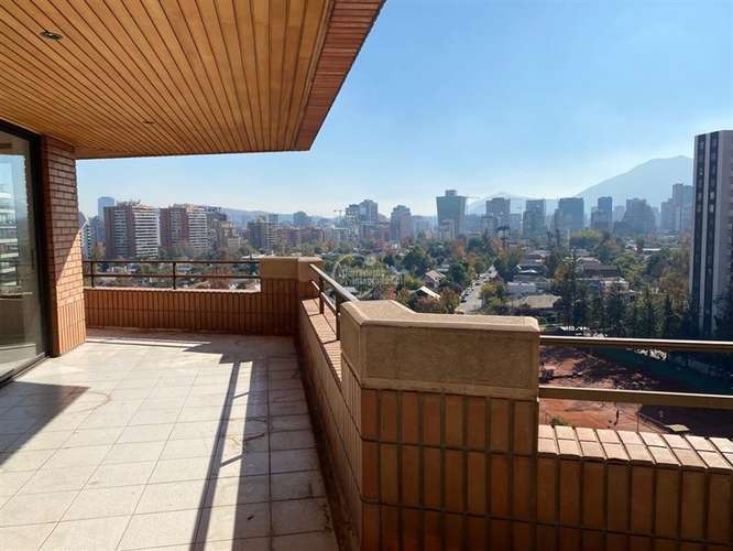 Exclusivo dpto. con espectacular vista en Las Condes