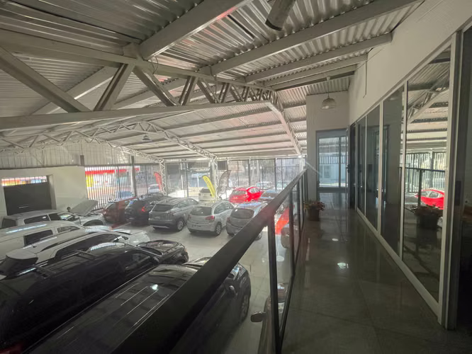 Local Comercial con Vitrina y Bodega (163835)