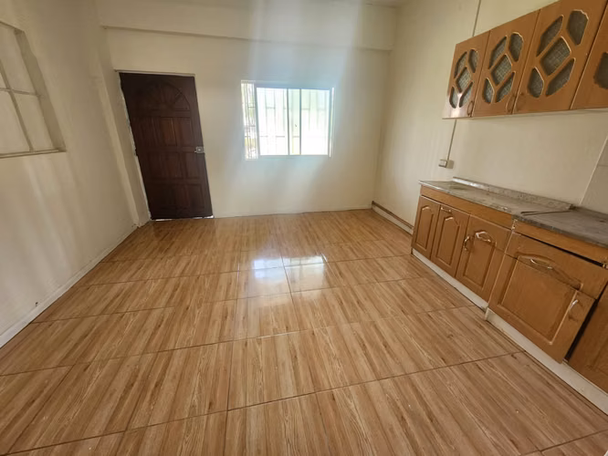 CASA EN AV ESPAÑA (INCLUYE DEPTO INDEPENDIENTE)