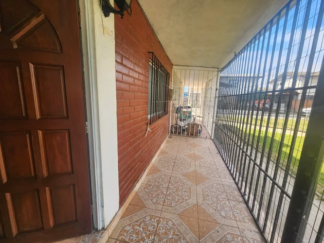 CASA EN AV ESPAÑA (INCLUYE DEPTO INDEPENDIENTE)