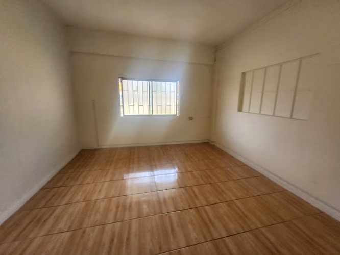 CASA EN AV ESPAÑA (INCLUYE DEPTO INDEPENDIENTE)