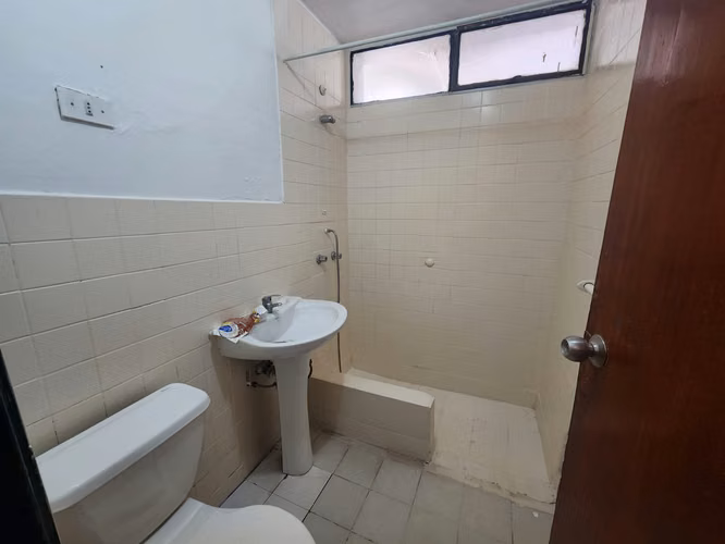 CASA EN AV ESPAÑA (INCLUYE DEPTO INDEPENDIENTE)