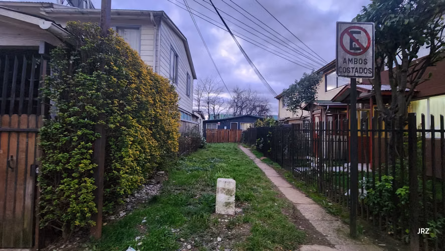 TERRENO EXCELENTE UBICACION Y ACCESOS INCLUYE 2 CASAS