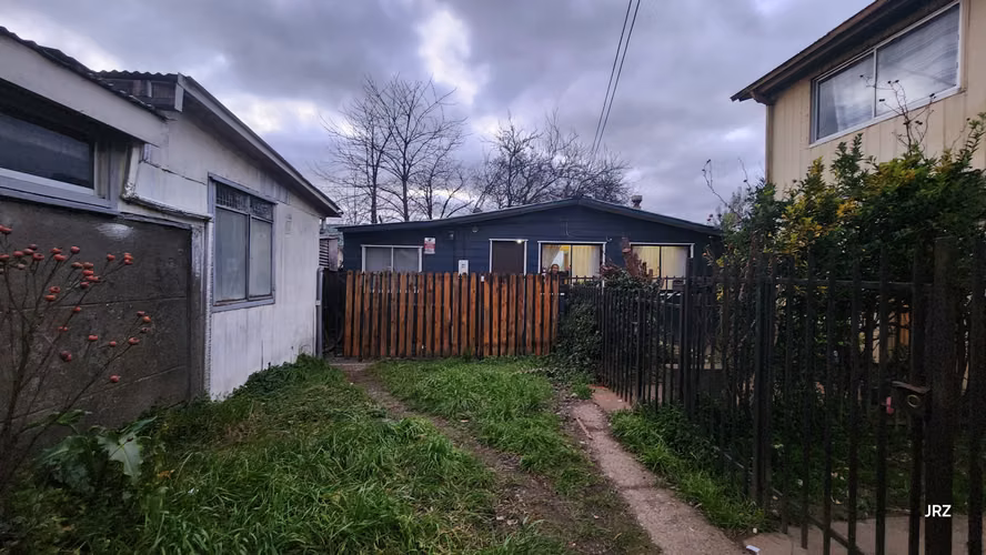 TERRENO EXCELENTE UBICACION Y ACCESOS INCLUYE 2 CASAS